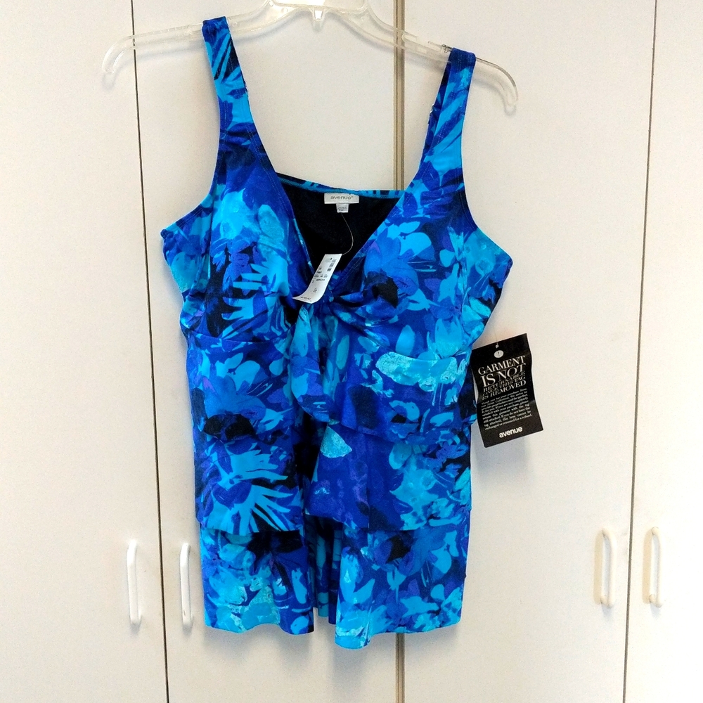 W22 Avenue swim top